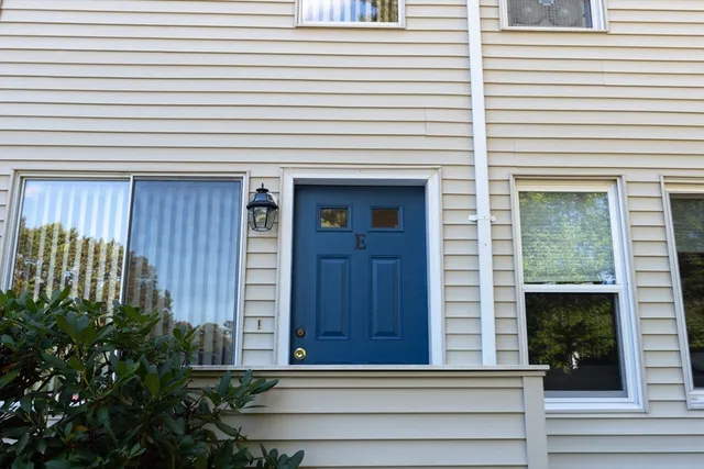 $419,900 | 18 Winter Street, Unit E, Foxboro, MA 02035