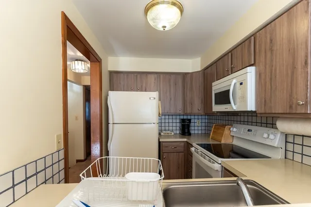 $419,900 | 18 Winter Street, Unit E, Foxboro, MA 02035