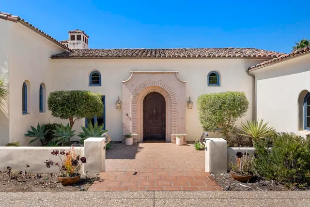 a view of a house with a outdoor space