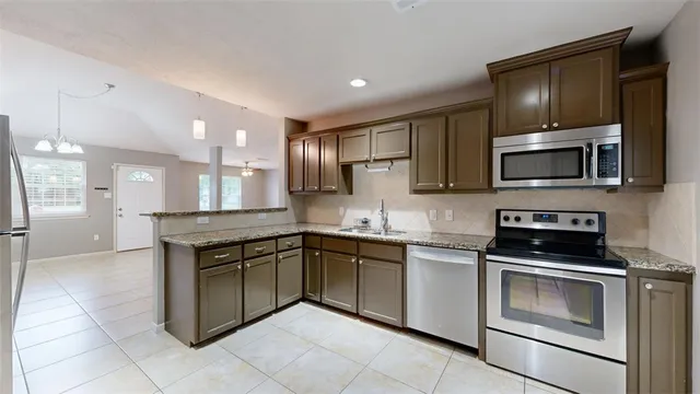 $2,000 | 106 Sterling Street, Unit B, College Station, TX 77840