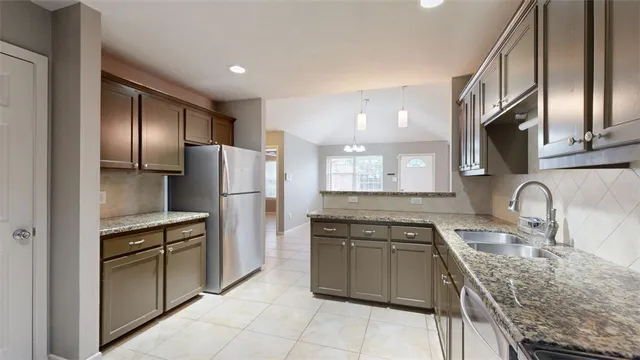 $2,000 | 106 Sterling Street, Unit B, College Station, TX 77840