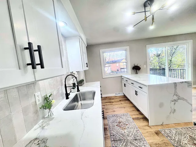 $337,900 | 708 Miller Ln Court, Kaukauna, WI 54130