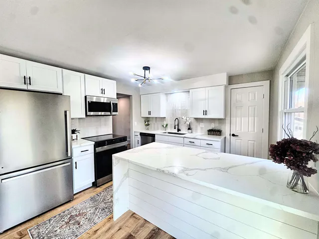 $337,900 | 708 Miller Ln Court, Kaukauna, WI 54130