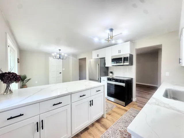 $337,900 | 708 Miller Ln Court, Kaukauna, WI 54130