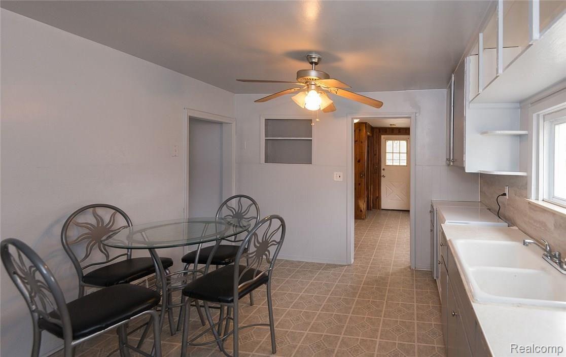 30349 King Road Romulus, MI 48174 - Photo 15 of 31 17_10.jpg