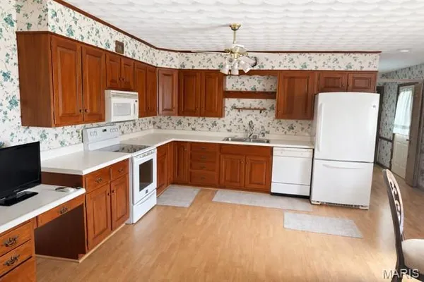 $300,000 | 5426 East Dix Irvington Road, Walnut Hill, IL 62893