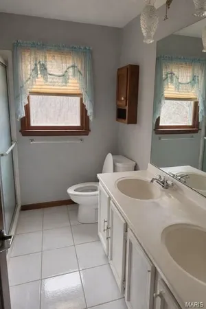 $300,000 | 5426 East Dix Irvington Road, Walnut Hill, IL 62893