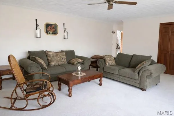$300,000 | 5426 East Dix Irvington Road, Walnut Hill, IL 62893