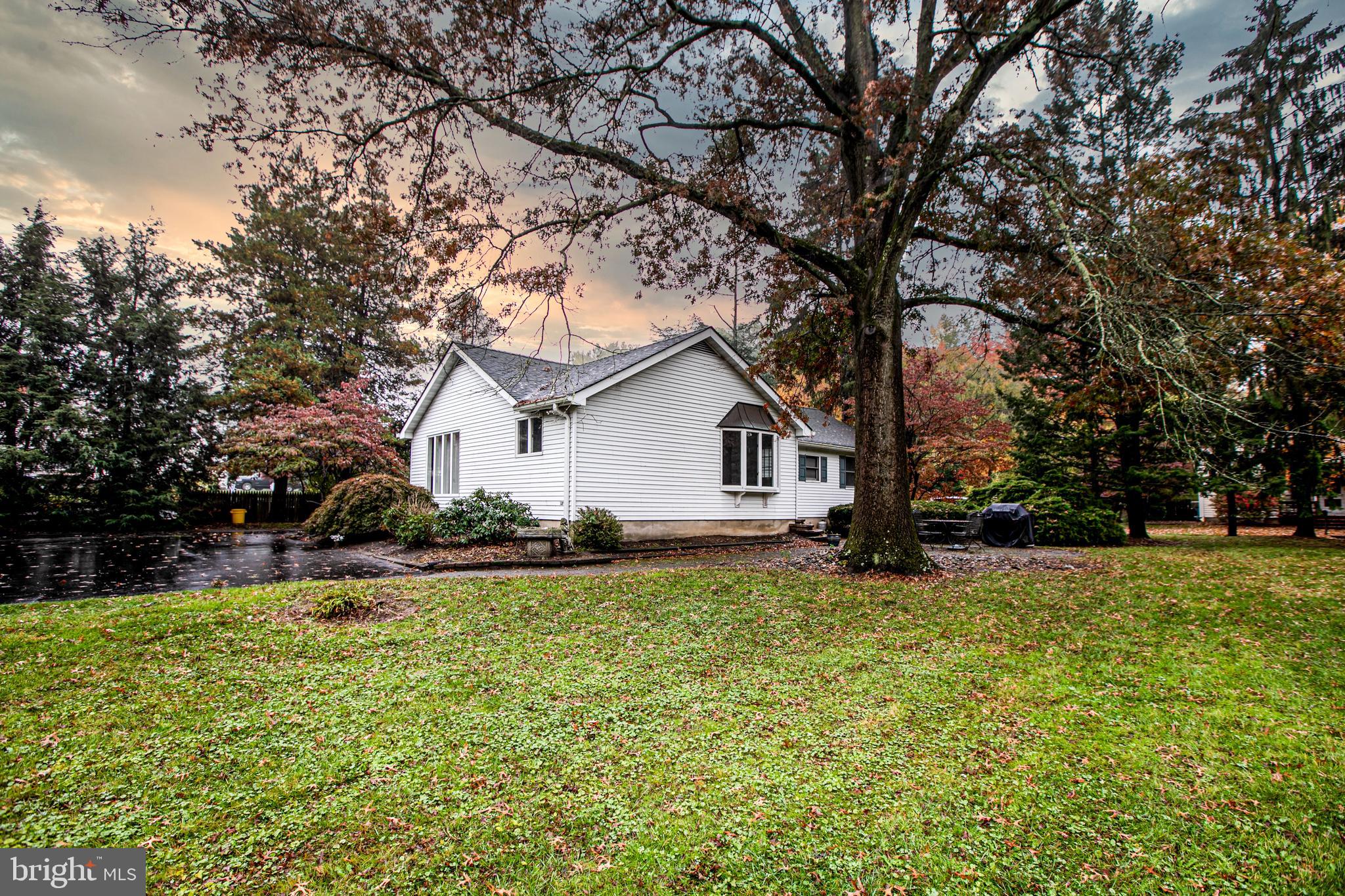 224 Meadowbrook Road Robbinsville, NJ 08691 - Photo 3 of 37