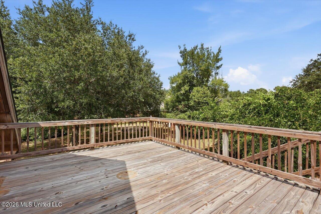 1124 Perrett Road Hazlehurst, MS 39083 - Photo 47 of 77 1124 Perrett Rd - apartment Deck