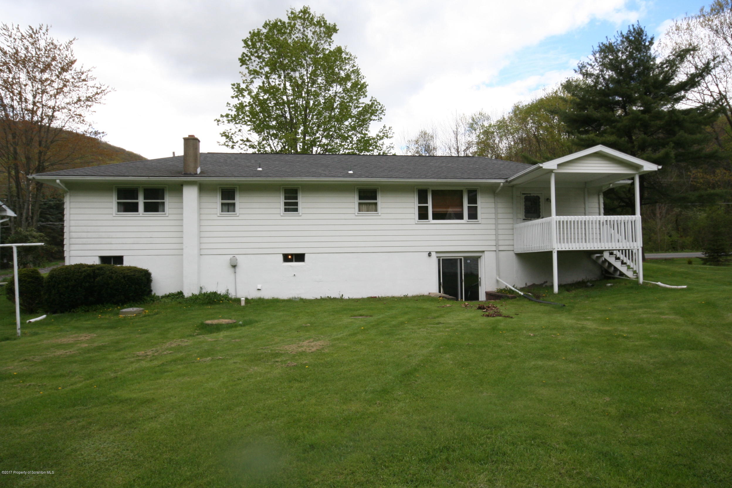 88 Green Grove Road Scott Township, PA 18447 - Photo 5 of 26 Gallery Image 5
