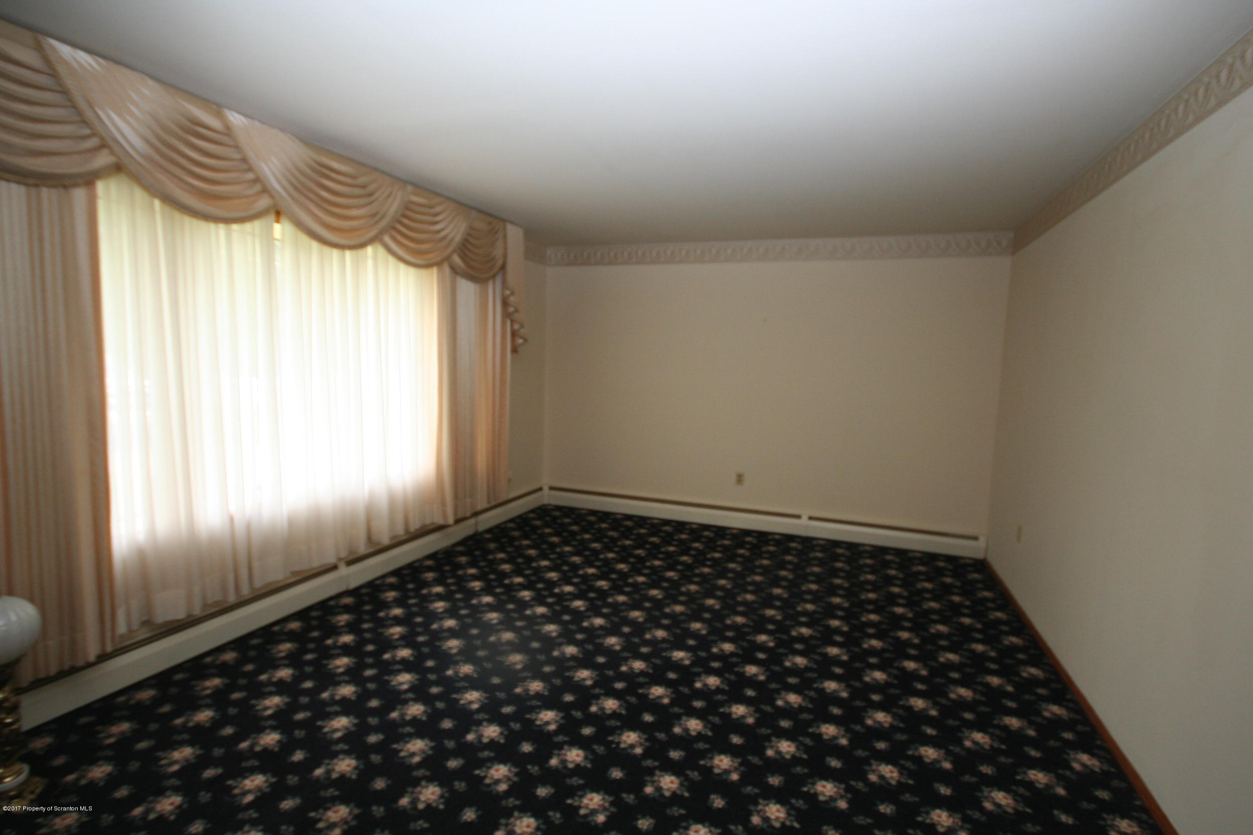 88 Green Grove Road Scott Township, PA 18447 - Photo 6 of 26 Gallery Image 6