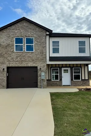 $289,900 | 246 Beau Claire Circle, Byron, GA 31008