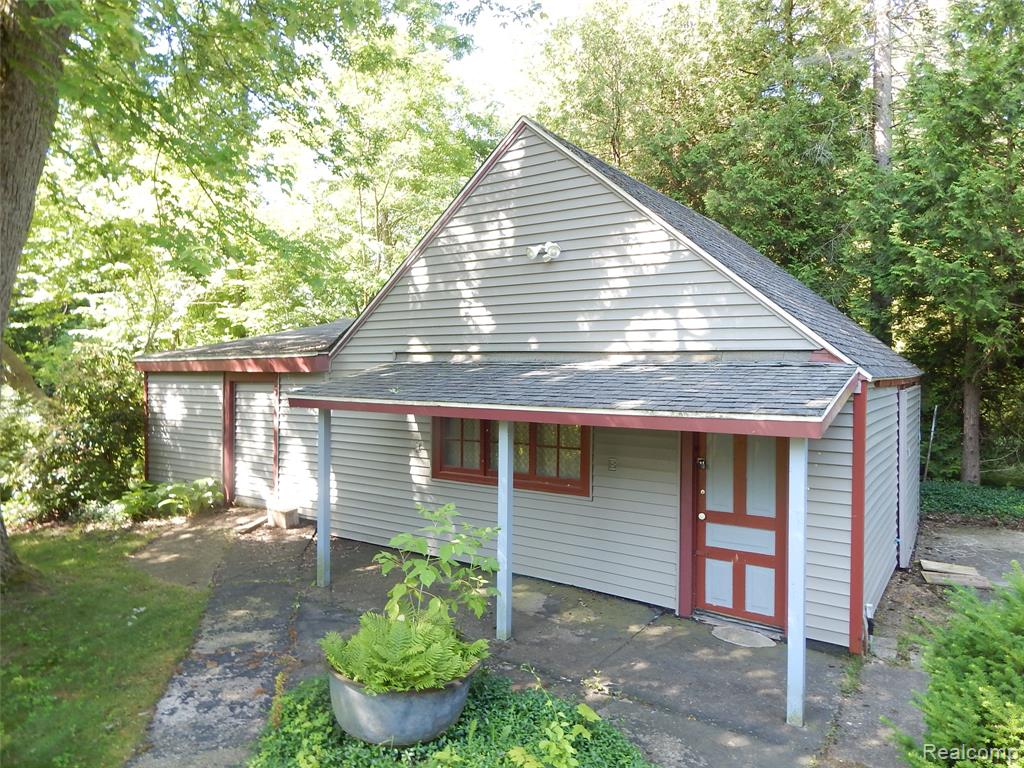 7428 Grove Road Lexington, MI 48450 - Photo 4 of 39