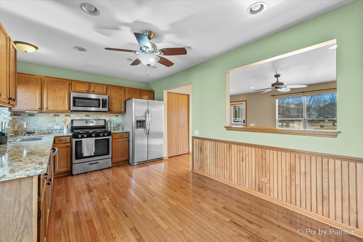 1502 Sawgrass Court Elgin, IL 60123 - Photo 7 of 39
