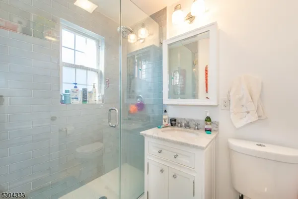 $2,600 | 376 Claremont Avenue, Unit 9, Montclair, NJ 07042