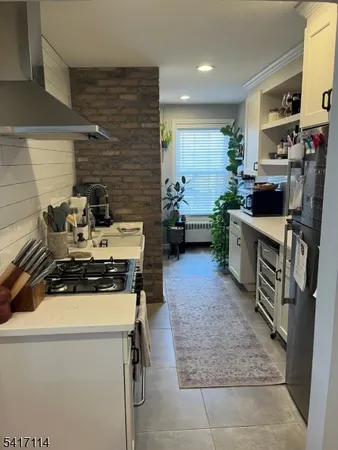 $2,600 | 376 Claremont Avenue, Unit 9, Montclair, NJ 07042