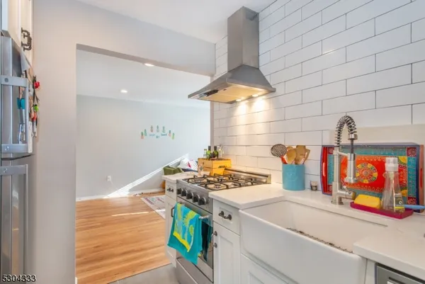 $2,600 | 376 Claremont Avenue, Unit 9, Montclair, NJ 07042