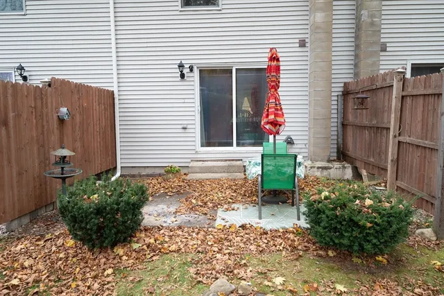 a view of a house with entryway