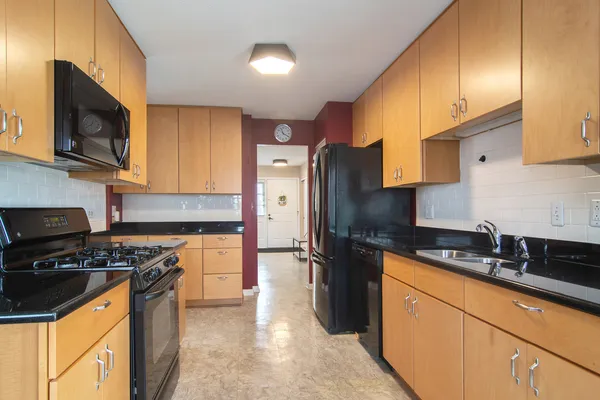 $465,000 | 1032 West Park Pl Drive, Bartlett, IL 60103
