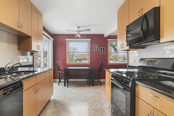 $465,000 | 1032 West Park Pl Drive, Bartlett, IL 60103