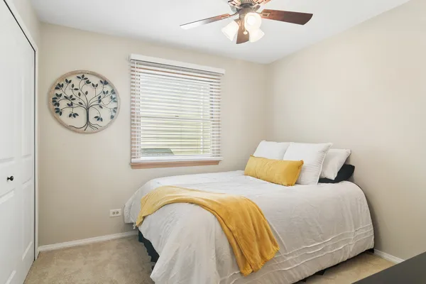 $465,000 | 1032 West Park Pl Drive, Bartlett, IL 60103