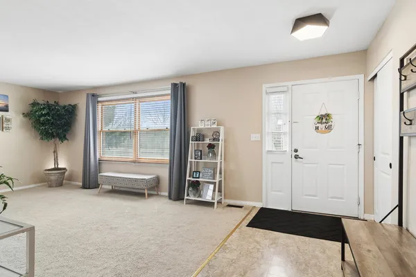$465,000 | 1032 West Park Pl Drive, Bartlett, IL 60103