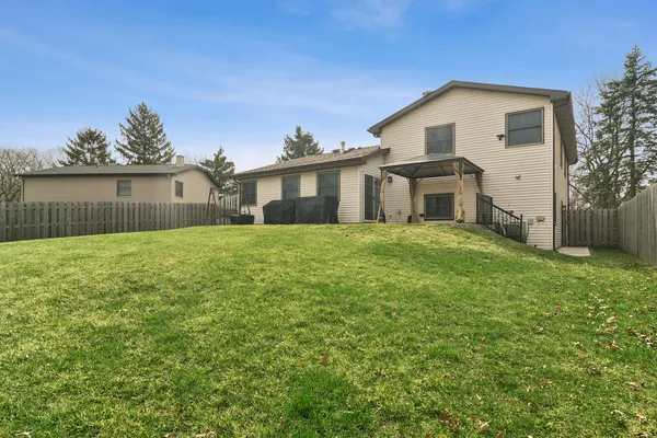 $465,000 | 1032 West Park Pl Drive, Bartlett, IL 60103