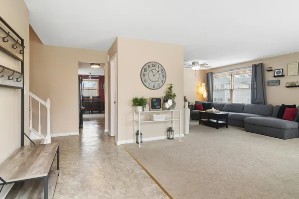 $465,000 | 1032 West Park Pl Drive, Bartlett, IL 60103