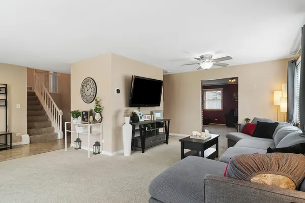 $465,000 | 1032 West Park Pl Drive, Bartlett, IL 60103