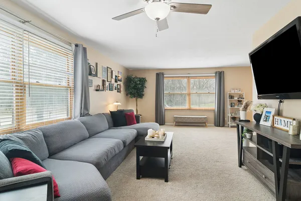$465,000 | 1032 West Park Pl Drive, Bartlett, IL 60103