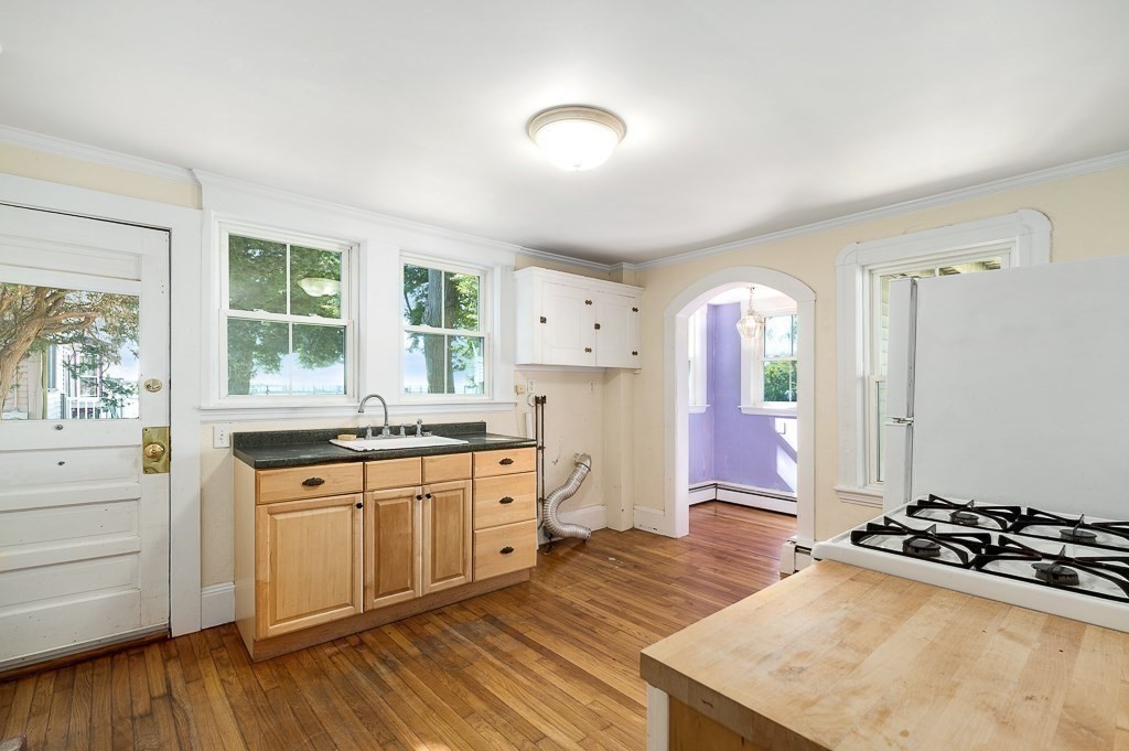 8 Perkins Road Gloucester, MA 01930 - Photo 14 of 28 Gallery Image 14