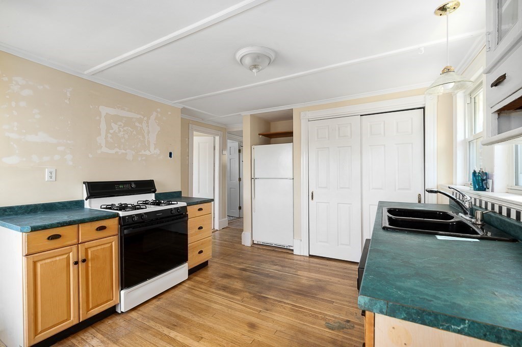 8 Perkins Road Gloucester, MA 01930 - Photo 18 of 28 Gallery Image 18