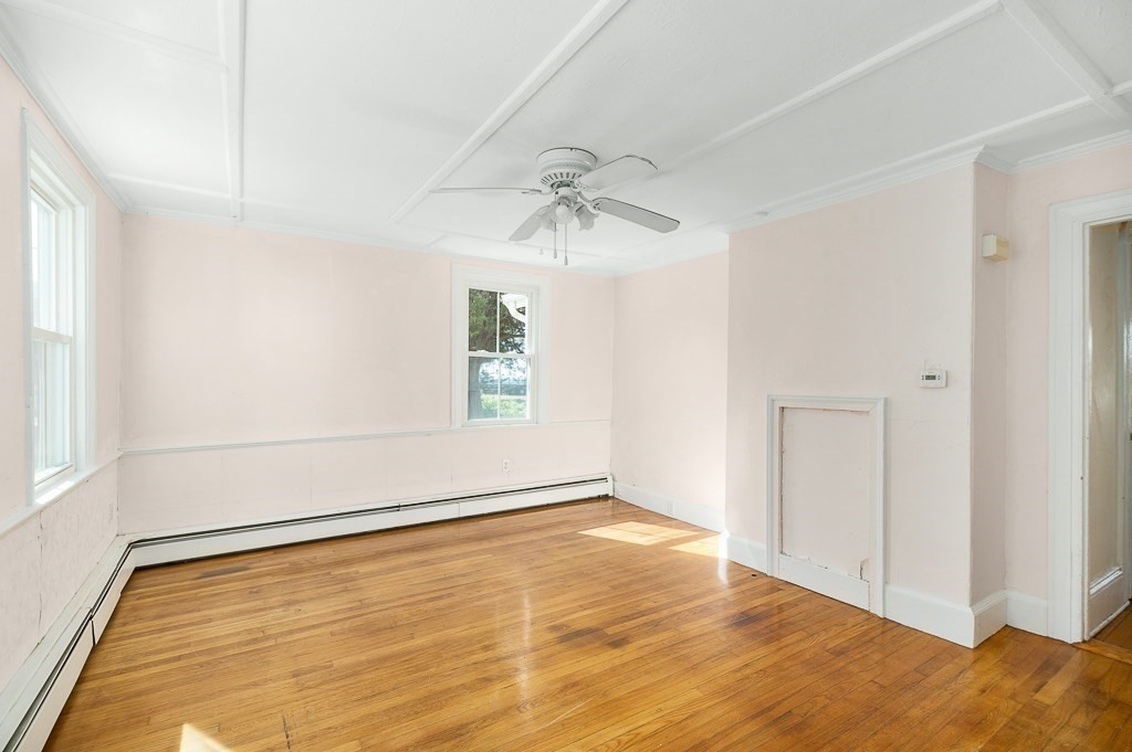 8 Perkins Road Gloucester, MA 01930 - Photo 10 of 28 Gallery Image 10
