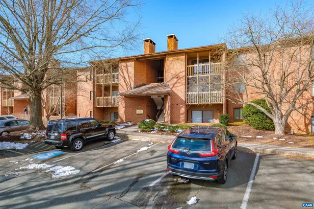 $1,650 | 138 Turtle Creek Road, Unit 12, Charlottesville, VA 22901