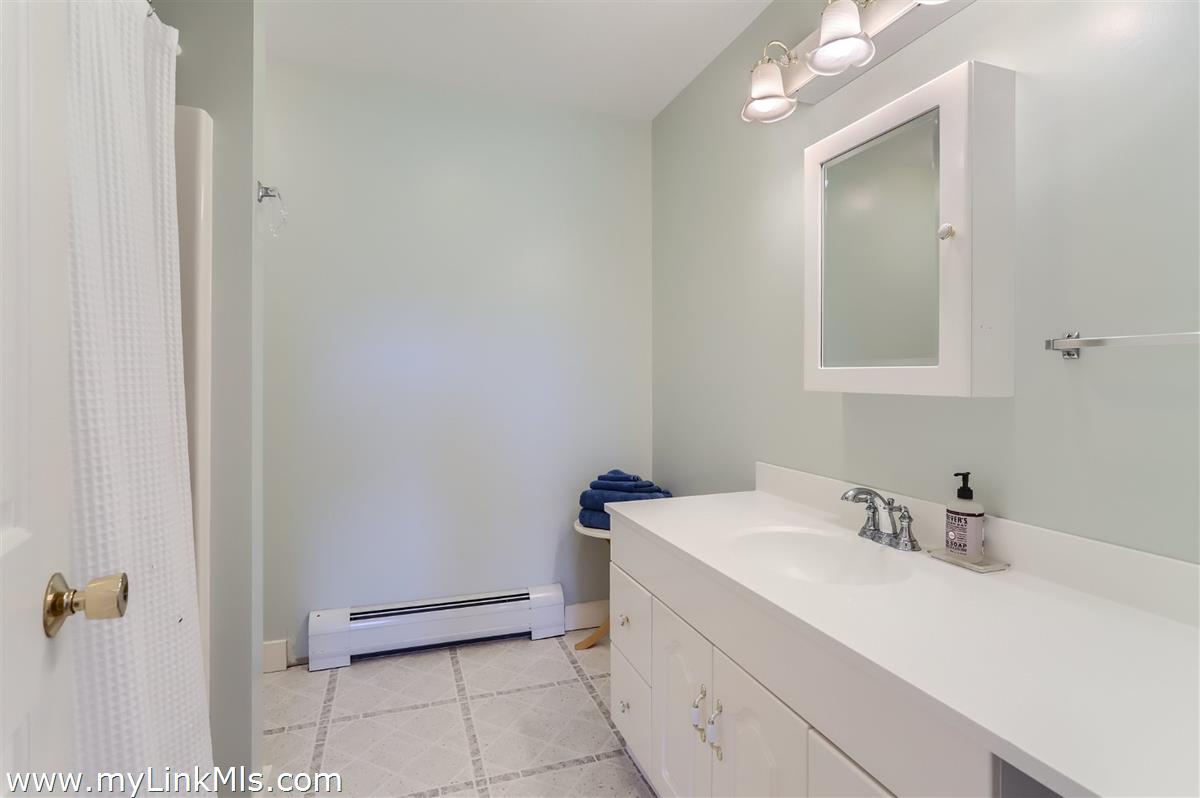104 Pond View Farm Road West Tisbury, MA 02568 - Photo 31 of 47 shared bath