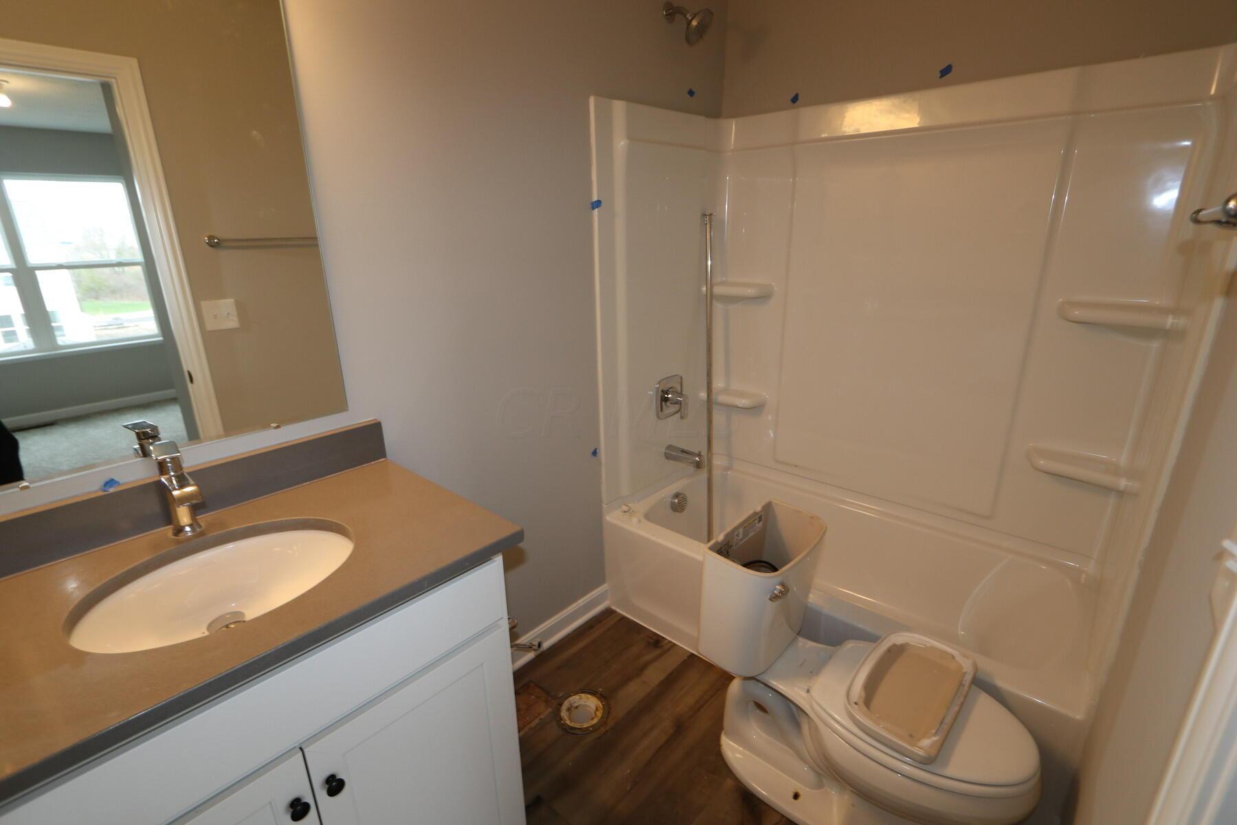 1629 Cromwill Loop Delaware, OH 43015 - Photo 18 of 26 Bathroom