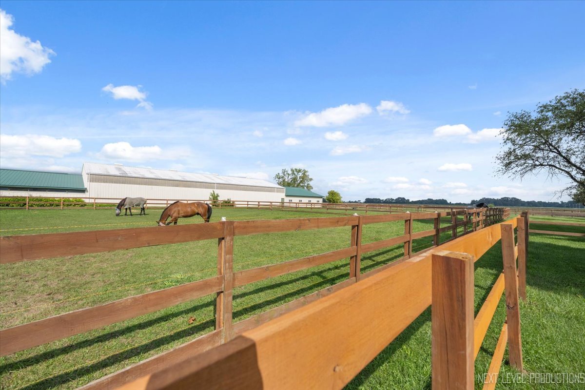 13753 McKanna Road Minooka, IL 60447 - Photo 25 of 26 a view of ocean from a balcony
