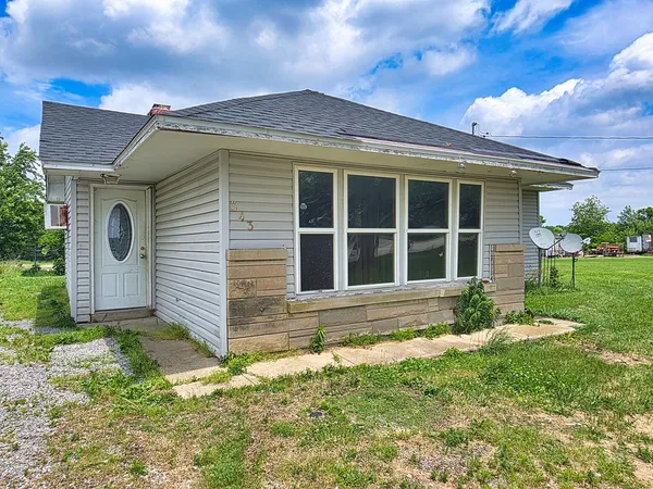 $48,000 | 343 South 1st Street Southeast, Clay City, IL 62824