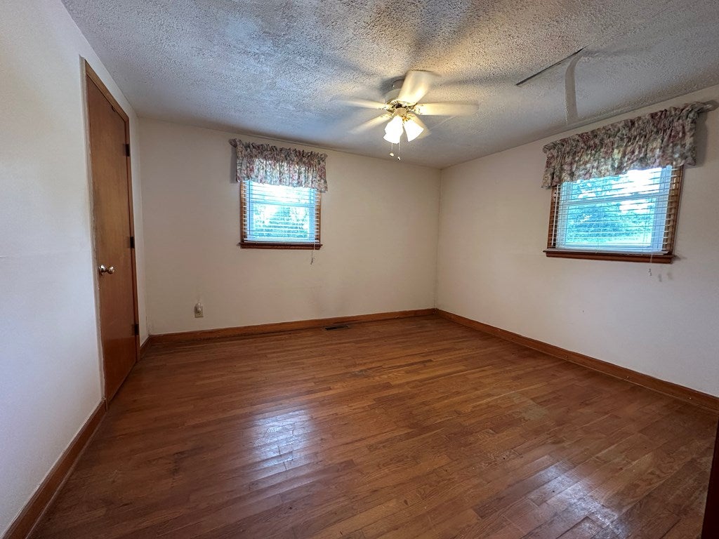 2825 West Ridge Road Wytheville, VA 24382 - Photo 5 of 23 Gallery Image 5