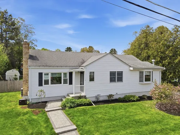 $774,900 | 7 Beebe Lane, Wakefield, MA 01880