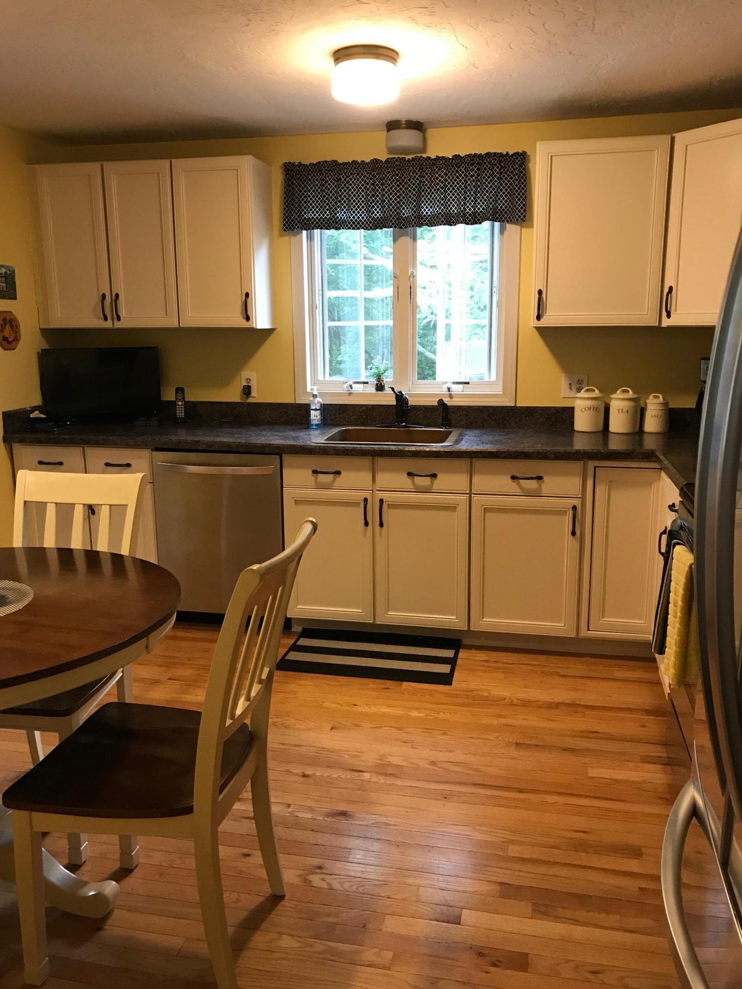 11 Hillside Road Forestdale, MA 02644 - Photo 11 of 35 IMG_1176