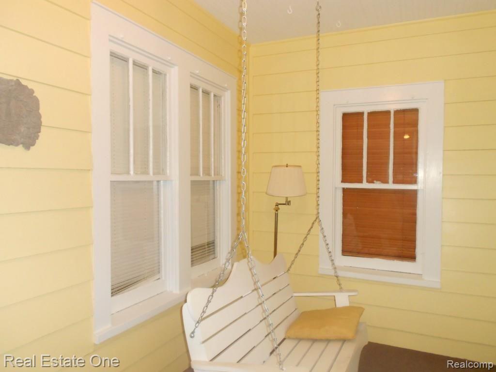 608 Lockwood Road Royal Oak, MI 48067 - Photo 2 of 12 ENCLOSED FRONT PORCH