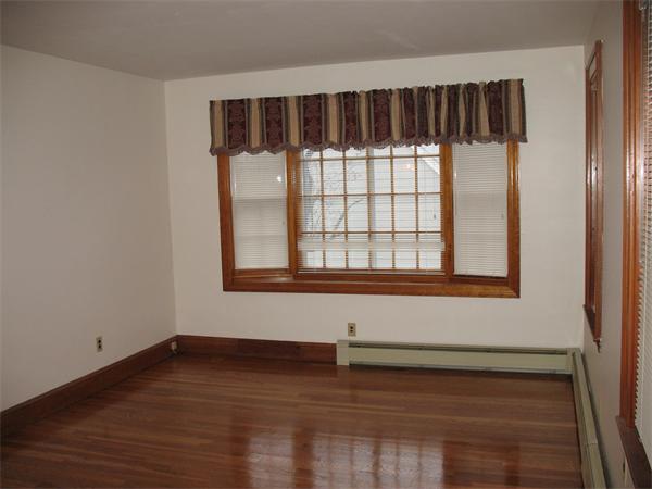 11 Richardson Road Stoneham, MA 02180 - Photo 12 of 20 Gallery Image 12