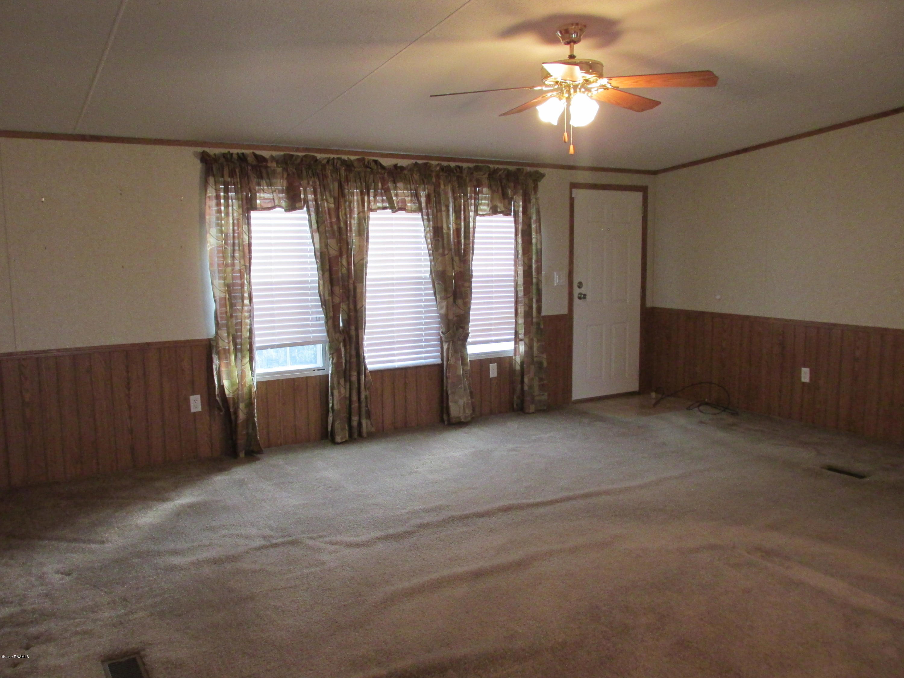305 Percy Road Sunset, LA 70584 - Photo 4 of 33 Livingroom