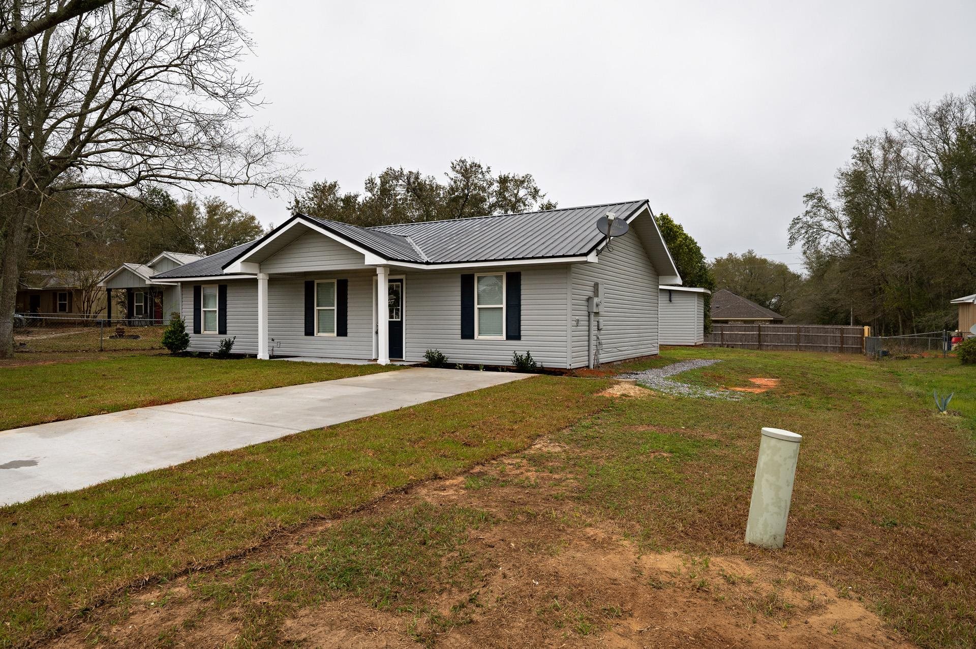 13474 Rooster Lane Foley, AL 36535 - Photo 36 of 39 Front Of Structure