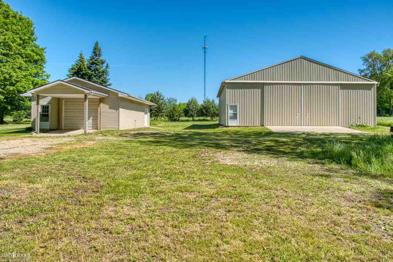 4630 Simpson Road Owosso, MI 48867 - Photo 15 of 31 50013077-14.JPG