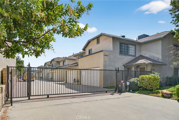 $575,000 | 7046 De Celis Place, Unit 7, Lake Balboa, CA 91406