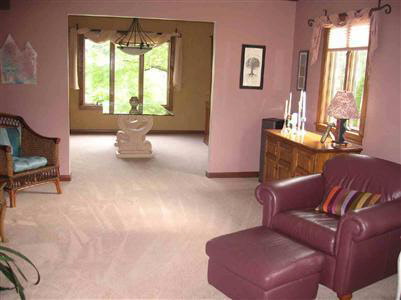 843 Stag Ridge Road Rochester, MI 48309 - Photo 4 of 11 20272665-3.JPG