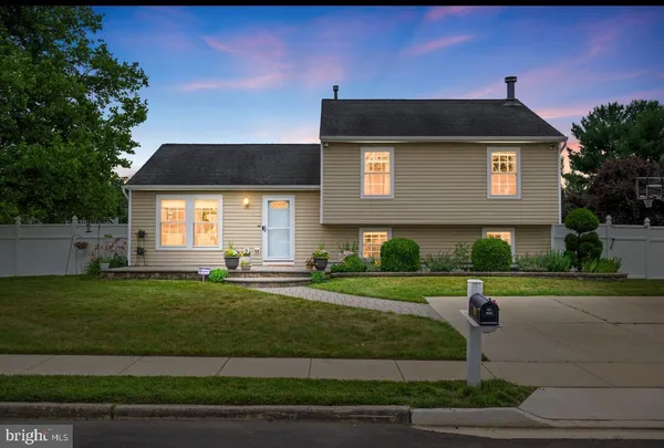 $449,999 | 204 Lomond Road, Williamstown, NJ 08094